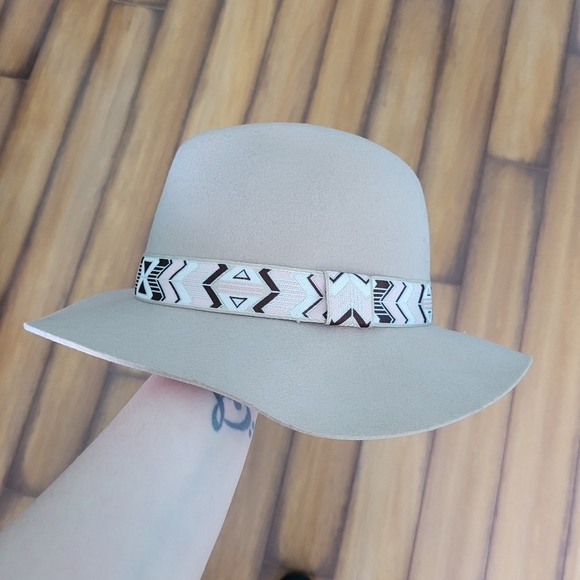 Cream Fedora - Picture 8 of 10